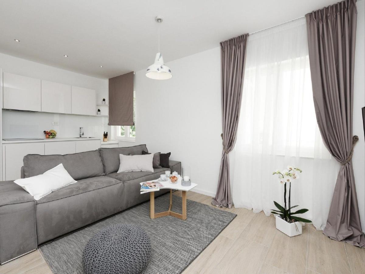 Modern Villa In Nin With Terrace Екстер'єр фото