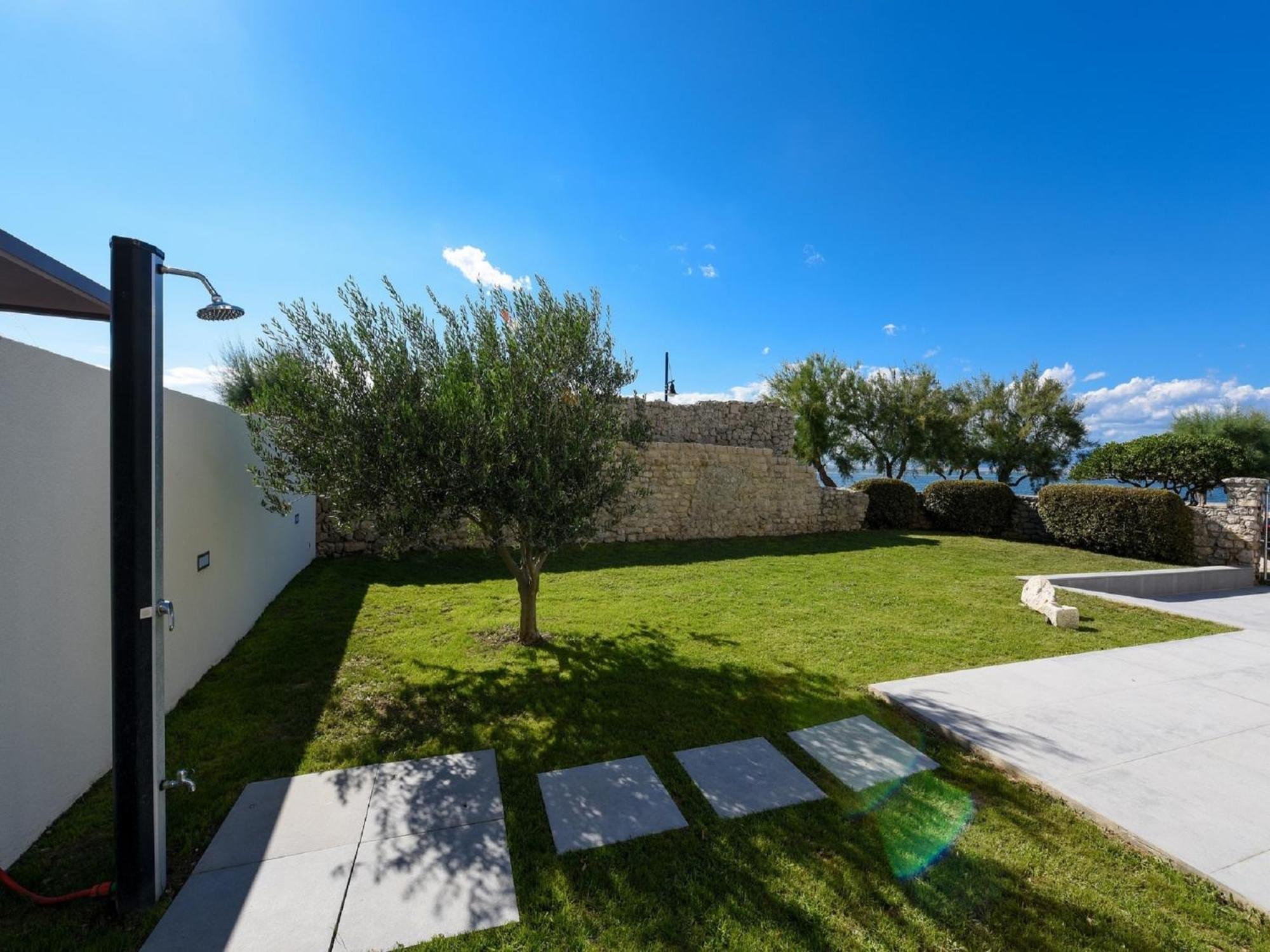 Modern Villa In Nin With Terrace Екстер'єр фото